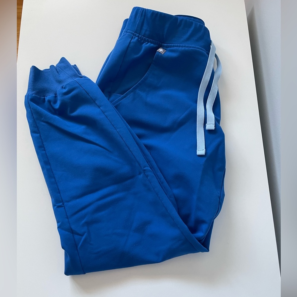 FIGS Zamora jogger